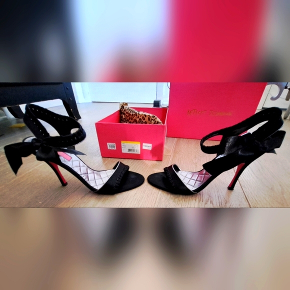 Vintage Betsy Johnson Black Tie Sandals - Picture 3 of 8
